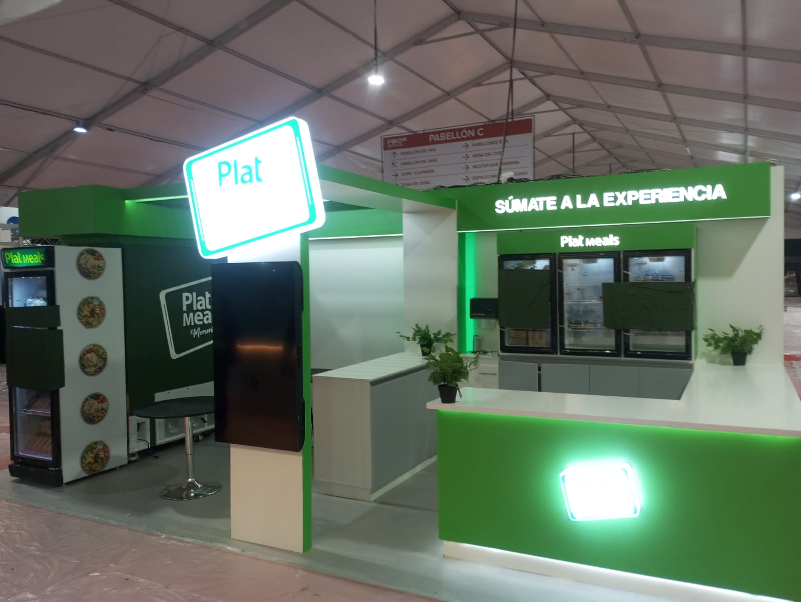 Oficina stand plat meals angulo pabellon
